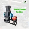 Medium-sized plastic crusher machine by Madanitec for efficient plastic waste processing.