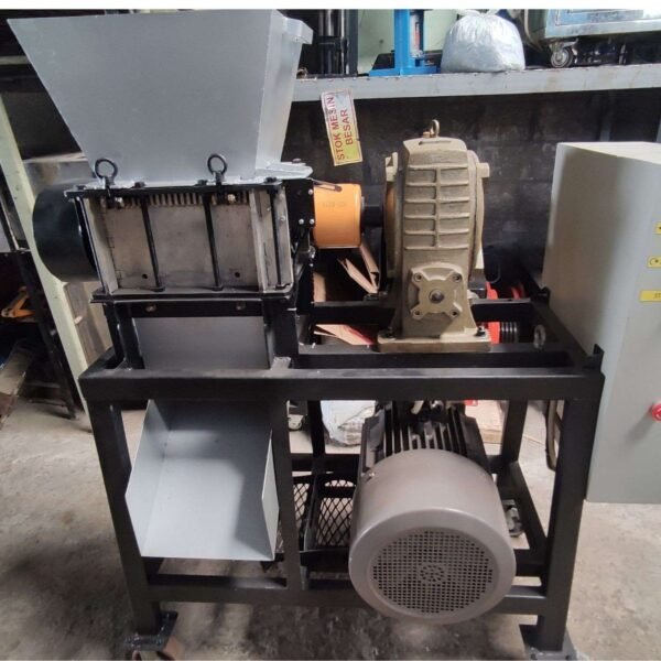 Double Shaft Shredder Machine from Madanitec
